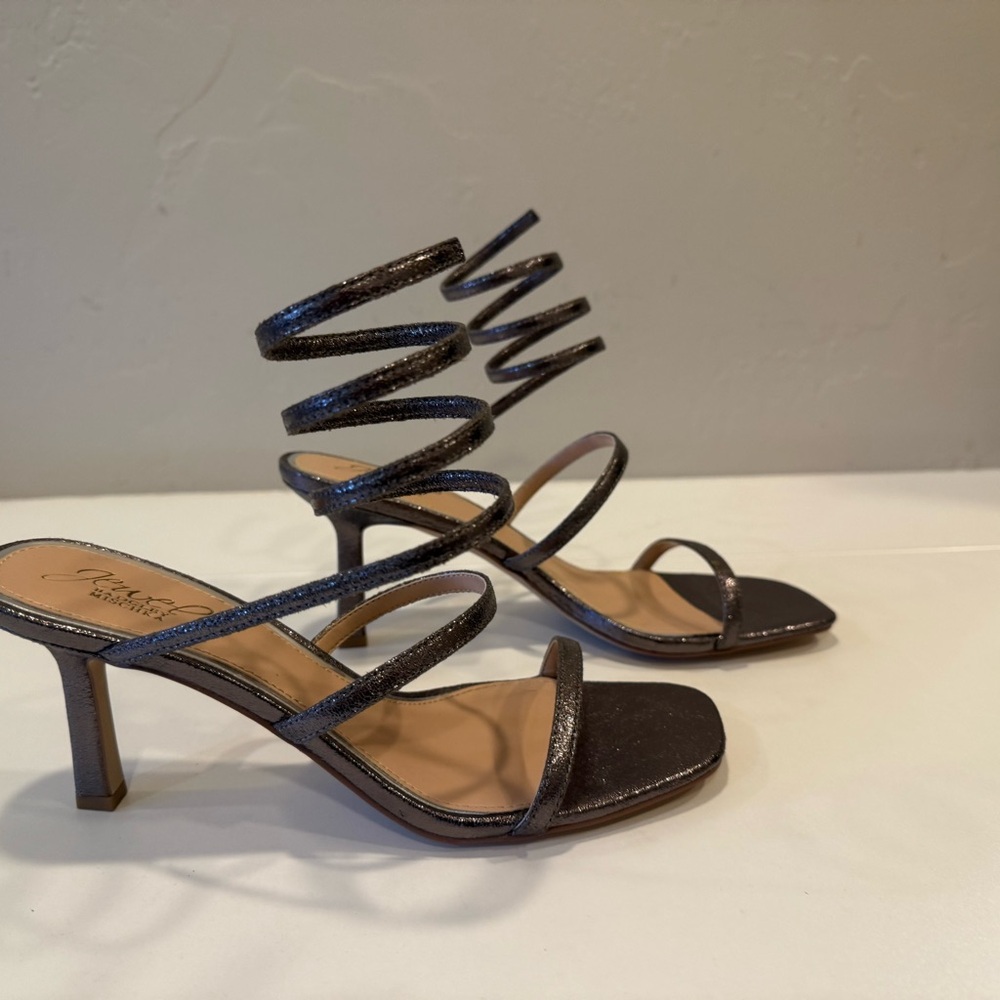 Jewel Badgley Mischka Bronze Glitter Spiral Strap Heels